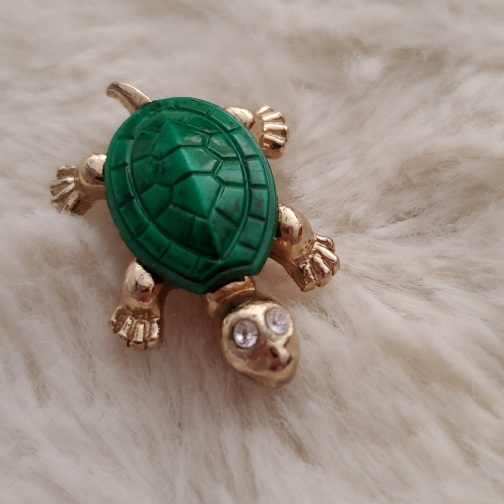 Tiny Turtle Pin with Rhinestones NWOT! - Picture 2 of 8